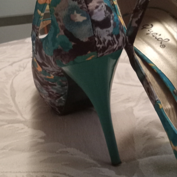 Qupid stilettos size 11 - Picture 4 of 6